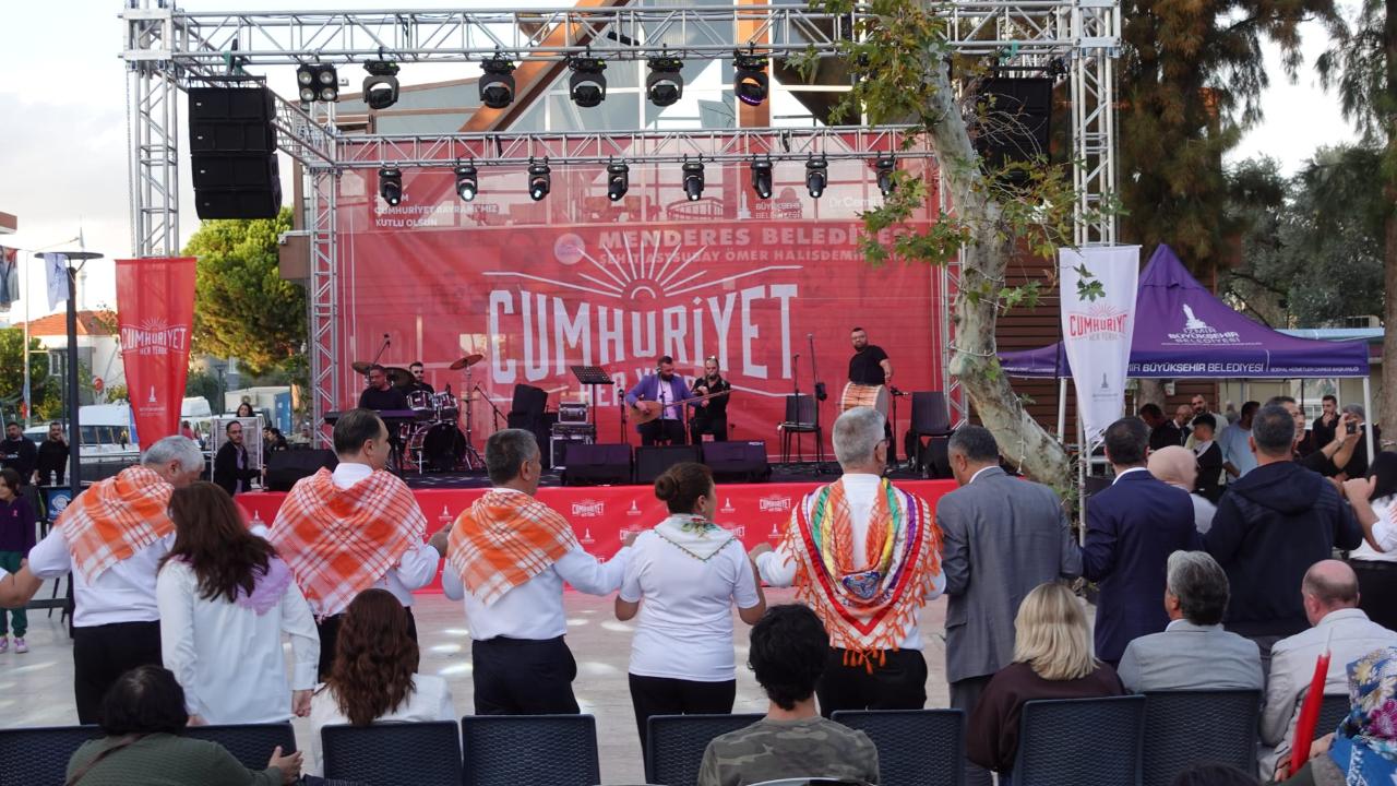 Menderes’te Cumhuriyet coşkusu