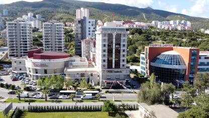 Minik öğrencilere çanta ve kırtasiye desteği