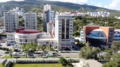 Minik öğrencilere çanta ve kırtasiye desteği