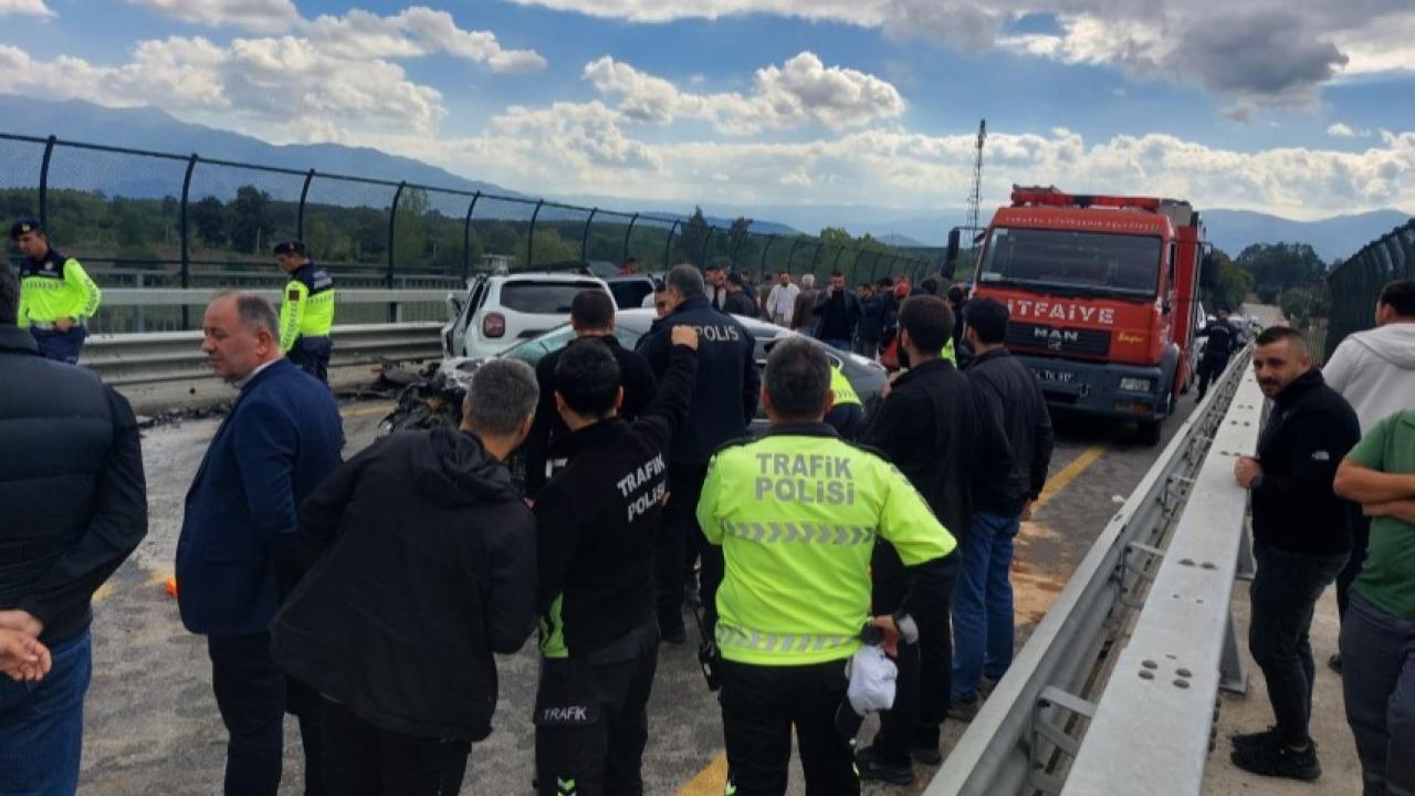 Otoyol üzerindeki köprüde feci kaza
