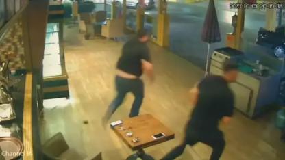 Pastaneye el bombası atıldığı olayın yeni görüntüleri çıktı