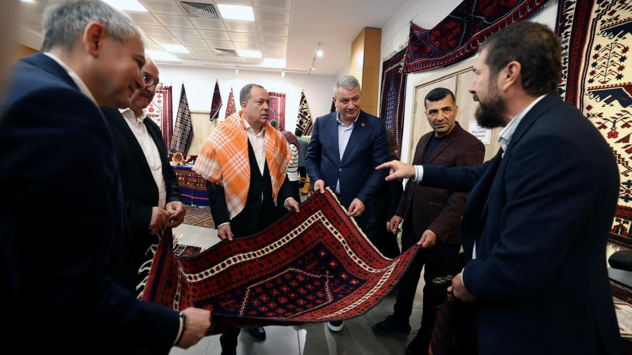 Pazırık’tan Yağcıbedir’e el dokuma halı ve kilim sergisi