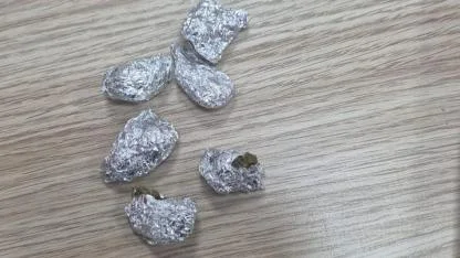 Polis şüphelendi, çocukların üzerinden uyuşturucu çıktı
