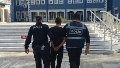 İzmir’de silahlı gasp zanlıları yakalandı, 1 kişi tutuklandı