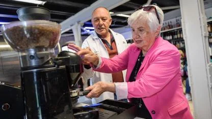 Torunlara kahve sözü: İleri yaş baristalar iş başında