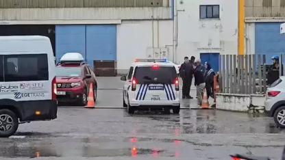 Tuzla Tersaneler Bölgesi'nde gemi devrildi: 1 ölü