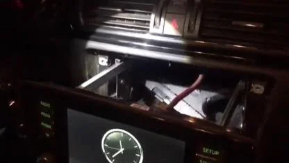 Uyuşturucuları otomobiline özel düzenekle zulalamış