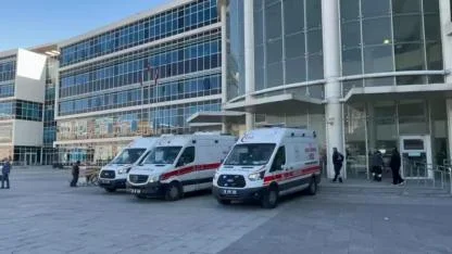 Adliye önünde boşanma davası sonrası kavga