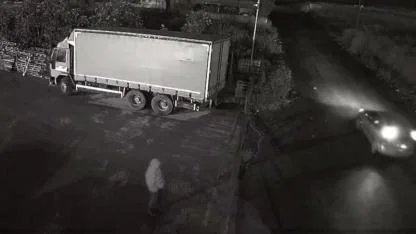 Arnavutköy’de fabrikaya kurşun yağmuru