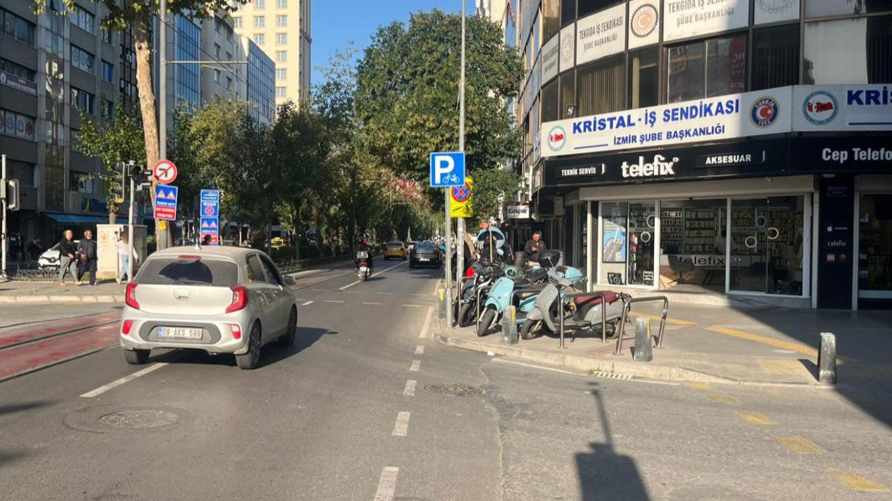 Balıkesir&#039;deki deprem İzmir&#039;de de hissedildi