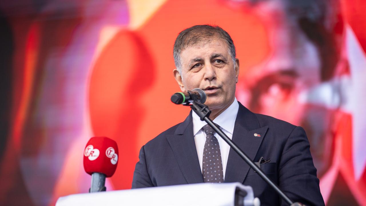 Başkan Tugay: Atatürk, en büyük eseri olan Cumhuriyet ile sonsuza dek yaşayacak