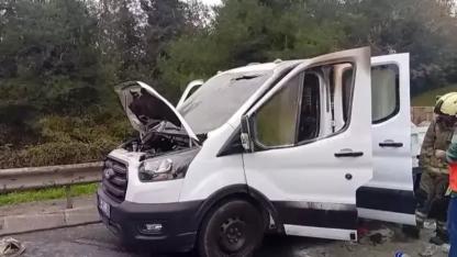 Beykoz TEM Otoyolu'nda kamyonet alev alev yandı