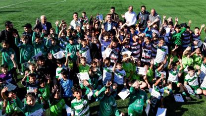 Bornovalı minikler 10 Kasım anısına mücadele etti