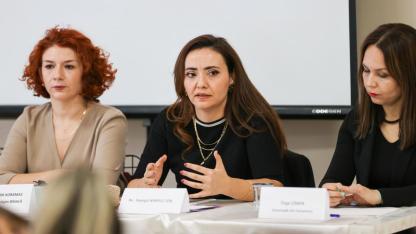 Buca’da Türk dizilerinde romantize edilen şiddet tartışıldı