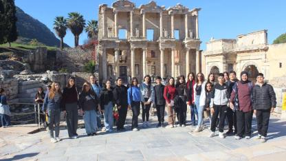 Büyükşehir’den öğrencilere tarih ve müzik molası