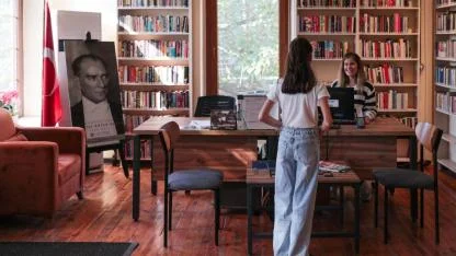 Cumhuriyet Kütüphanesi geleceği aydınlatıyor