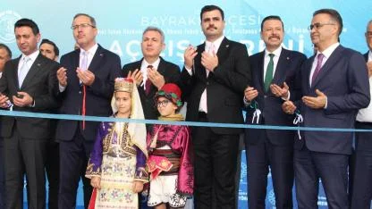 Depremde hasar gören 4 okul yeni yapılıp eitime açıldı