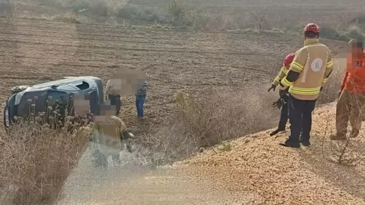 Eşinin direksiyon eğitimi verdiği kadın kaza yaptı