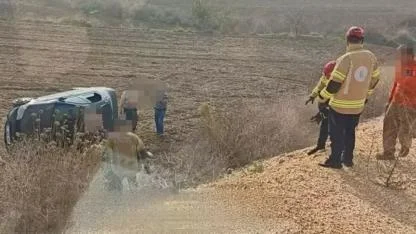 Eşinin direksiyon eğitimi verdiği kadın kaza yaptı