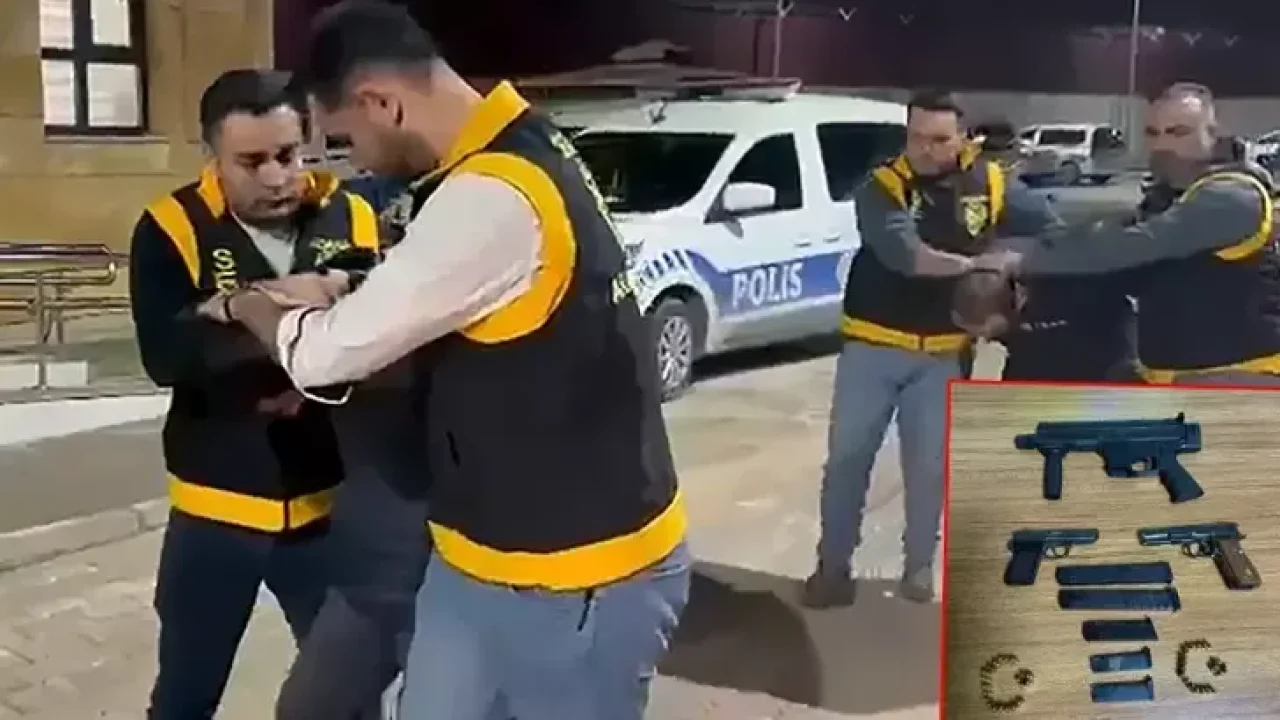 Evinde 1&#039;i otomatik 3 tabanca ele geçirildi