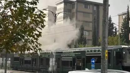 Gaziantep'te seyir halindeki tramvaya yıldırım düştü