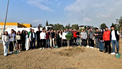 Gençlerin eliyle daha yeşil bir Bornova