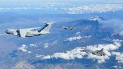 Hindistan'ın savaş uçağı Dubai'deki hava gösterisinde düştü, pilot öldü