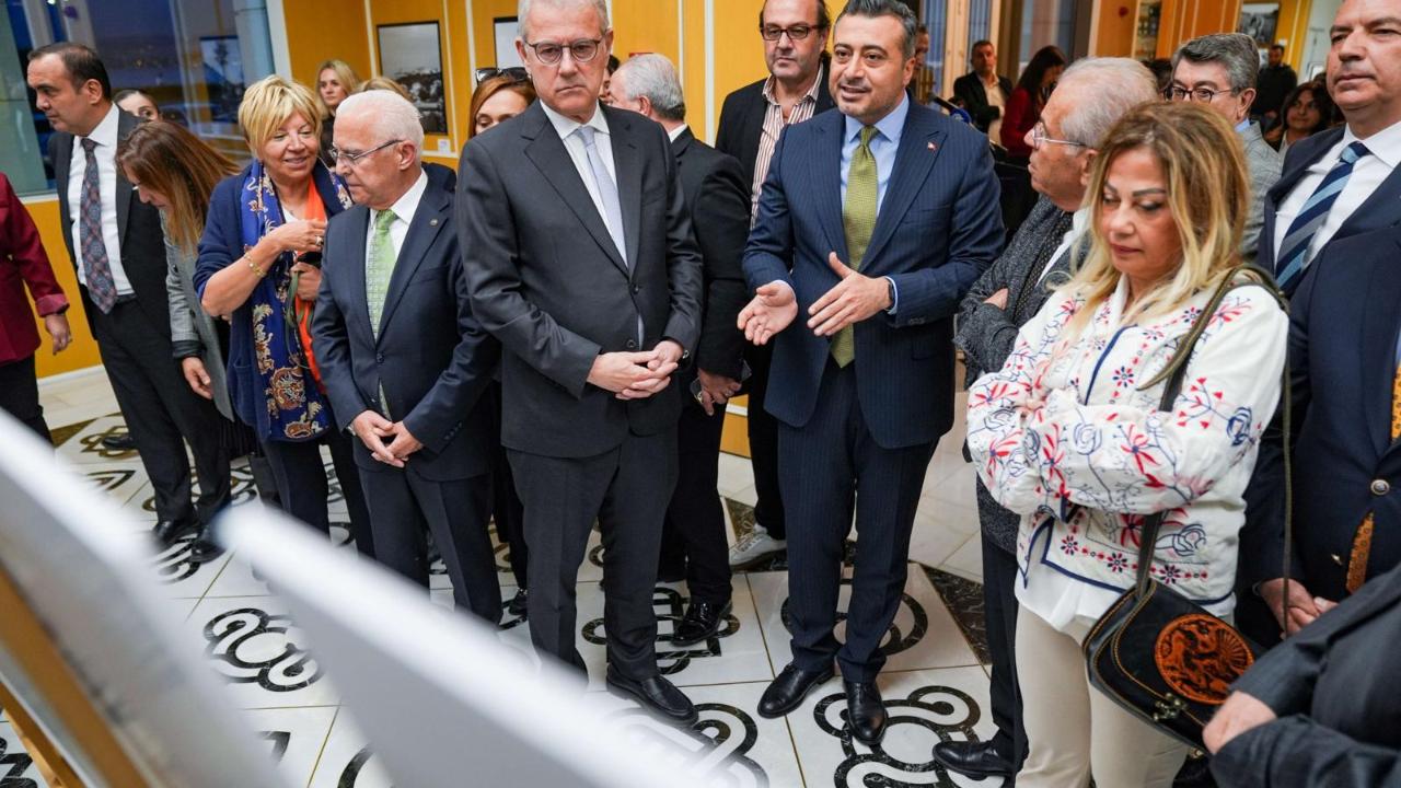 İletişim yüzyılda kentlerin hikayesi sergisi İzmir’de