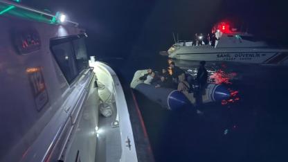 İzmir açıklarında 27 düzensiz göçmen yakalandı