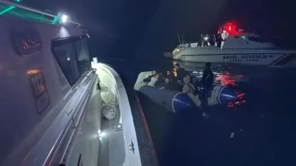 İzmir açıklarında 27 düzensiz göçmen yakalandı