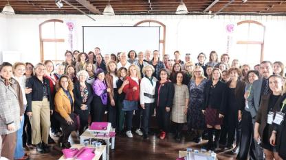 İzmir, kadınların katılımıyla güçleniyor