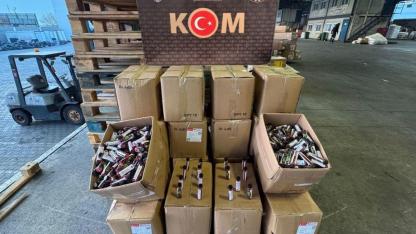 İzmir'de 15 milyon liralık kaçakçılık operasyonu