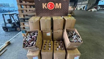 İzmir'de 15 milyon liralık kaçakçılık operasyonu