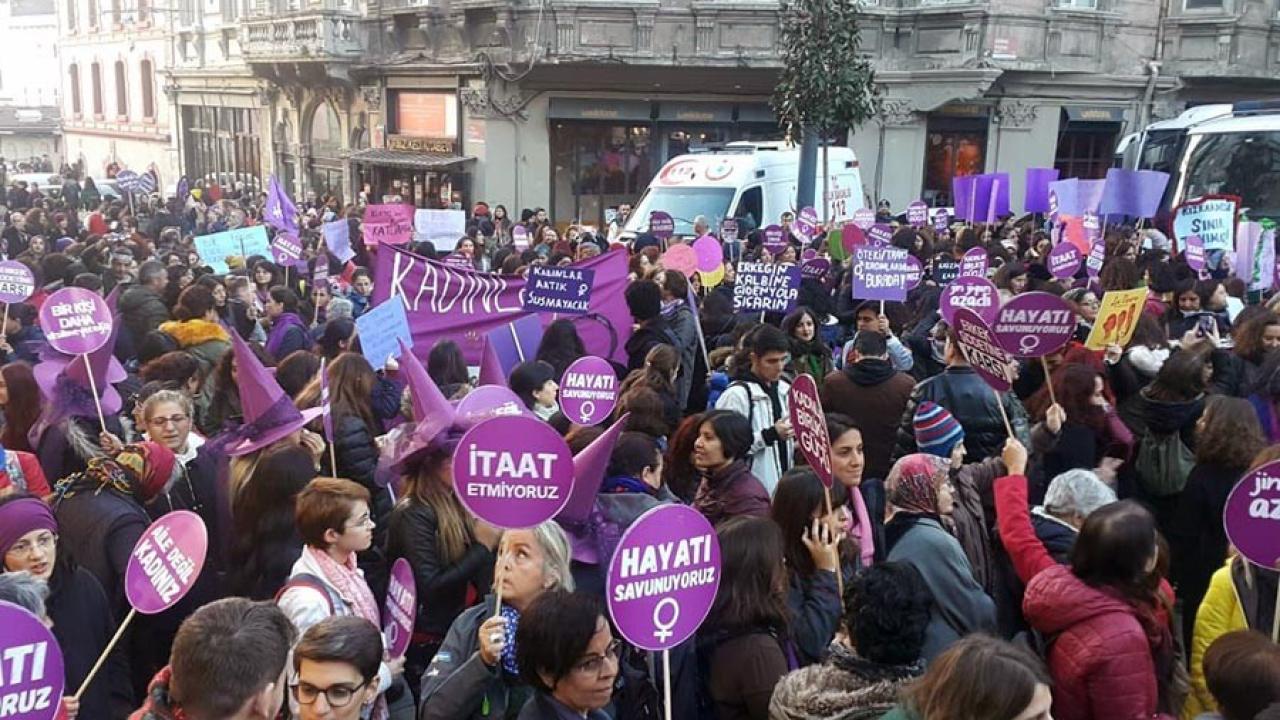 İzmir’de 25 Kasım etkinlikleri başlıyor