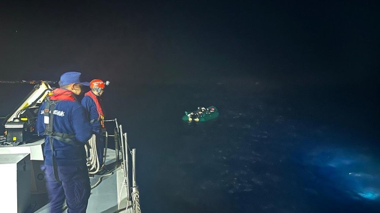 İzmir’de 7 düzensiz göçmen yakalandı, 34 göçmen kurtarıldı