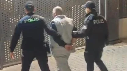 İzmir'de aranan firari şahıs polisten kaçamadı
