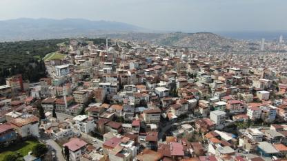İzmir'de bir mahalle tünel kazısı yüzünden diken üstünde