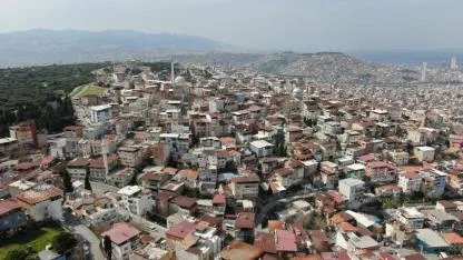 İzmir'de bir mahalle tünel kazısı yüzünden diken üstünde