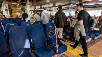 İzmir’de “boş koltuk”lu 25 Kasım mesajı