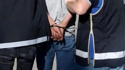 İzmir'de Saraçlar'a operasyon: 2si kamu görevlisi 21 gözaltı