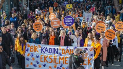 Karşıyaka’da 25 Kasım’da güçlü dayanışma