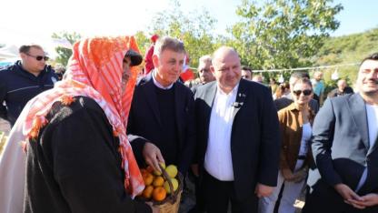 Menderes Mandalina Festivali ile Coştu