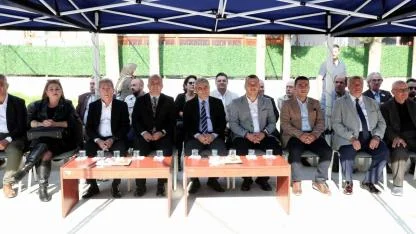 Minik Eller Zeytinle Buluştu