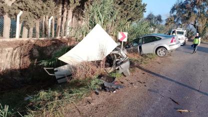 Ödemiş’te hatalı sollama kazası: 3 yaralı