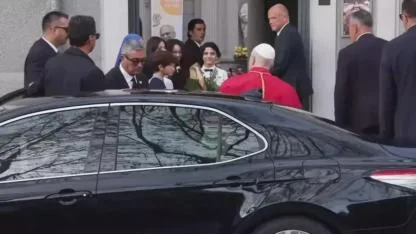 Papa 14. Leo, Saint Esprit Katedrali'nde ayine katıldı