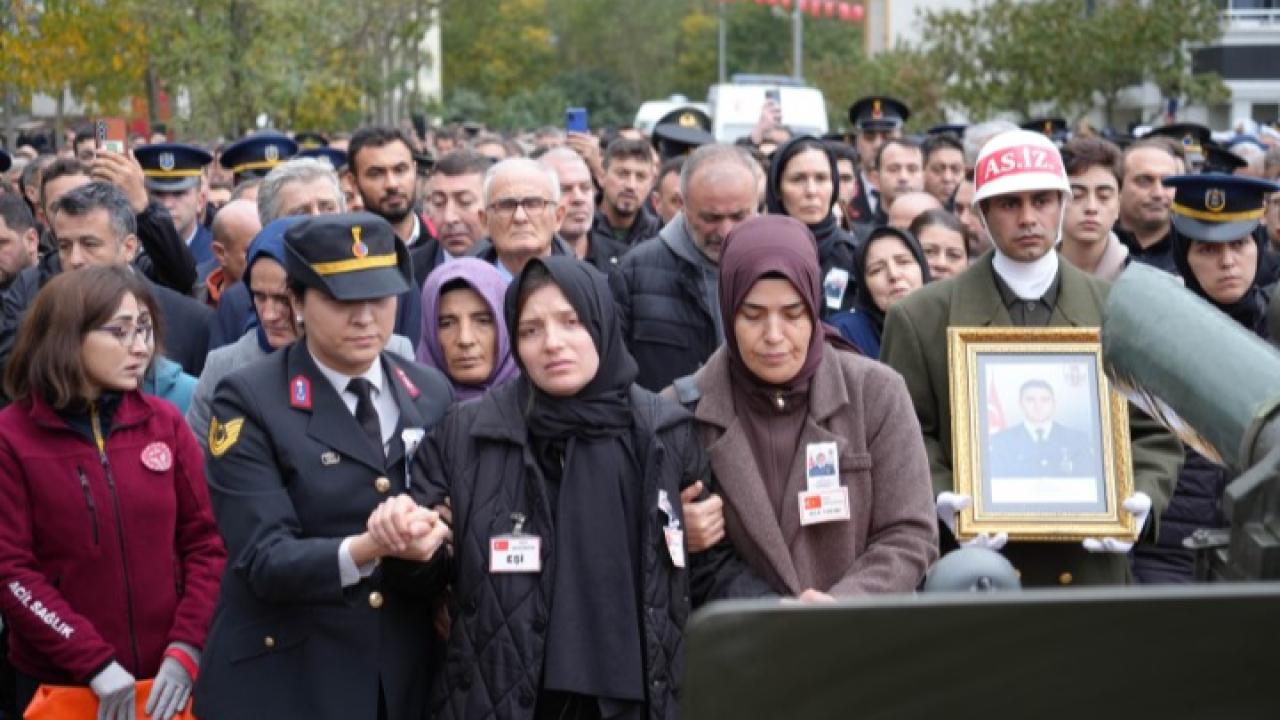 Şehit ağabeye polis kardeşin yürek yakan vedası