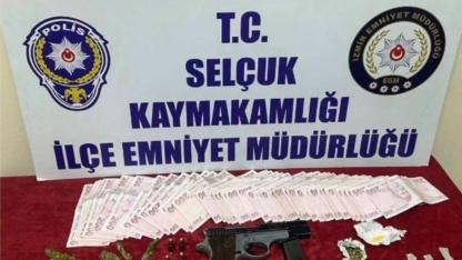 Selçuk'ta uyuşturucu operasyonu: 3 gözaltı