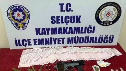 Selçuk'ta uyuşturucu operasyonu: 3 gözaltı