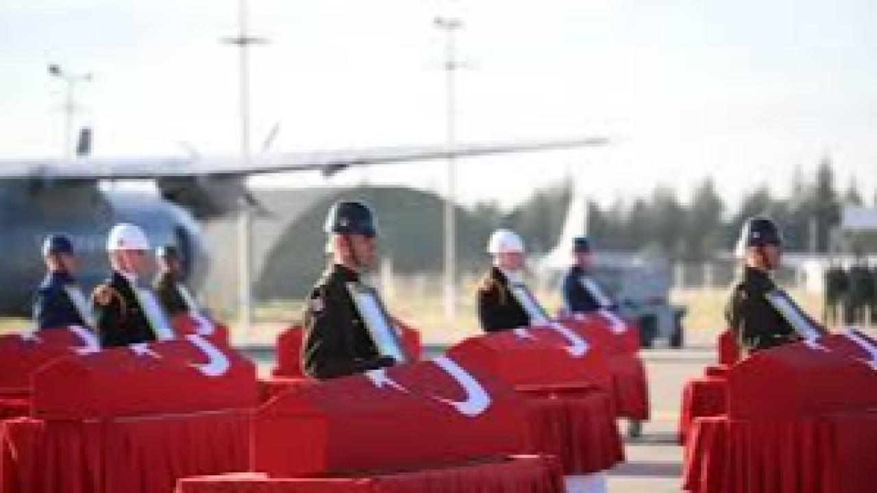 Türkiye şehitlerine ağlıyor! Kahramanlara son görev