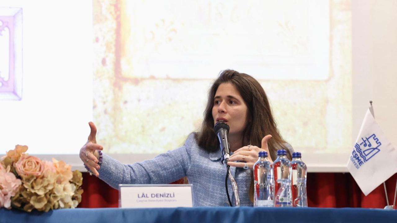 Alaçatı Kentsel Tasarım Rehberi esnafla paylaşıldı